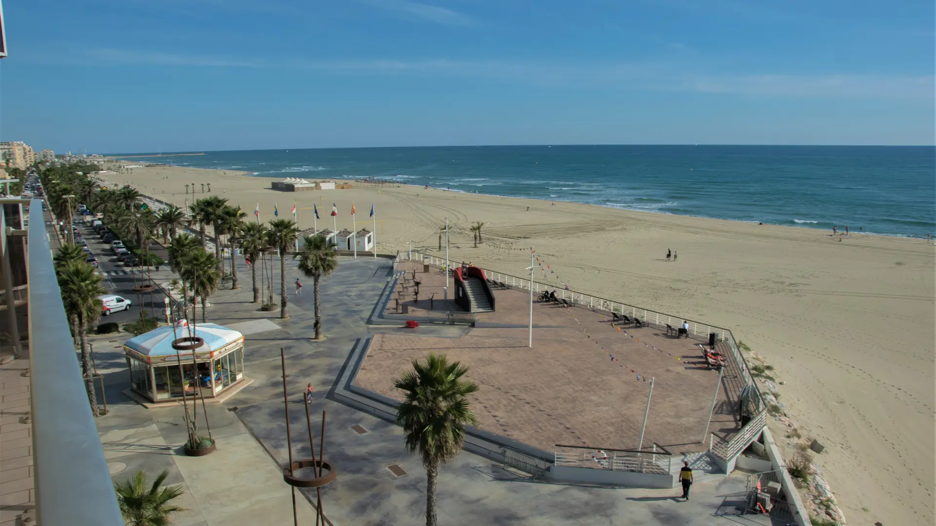 vue côté port de canet
