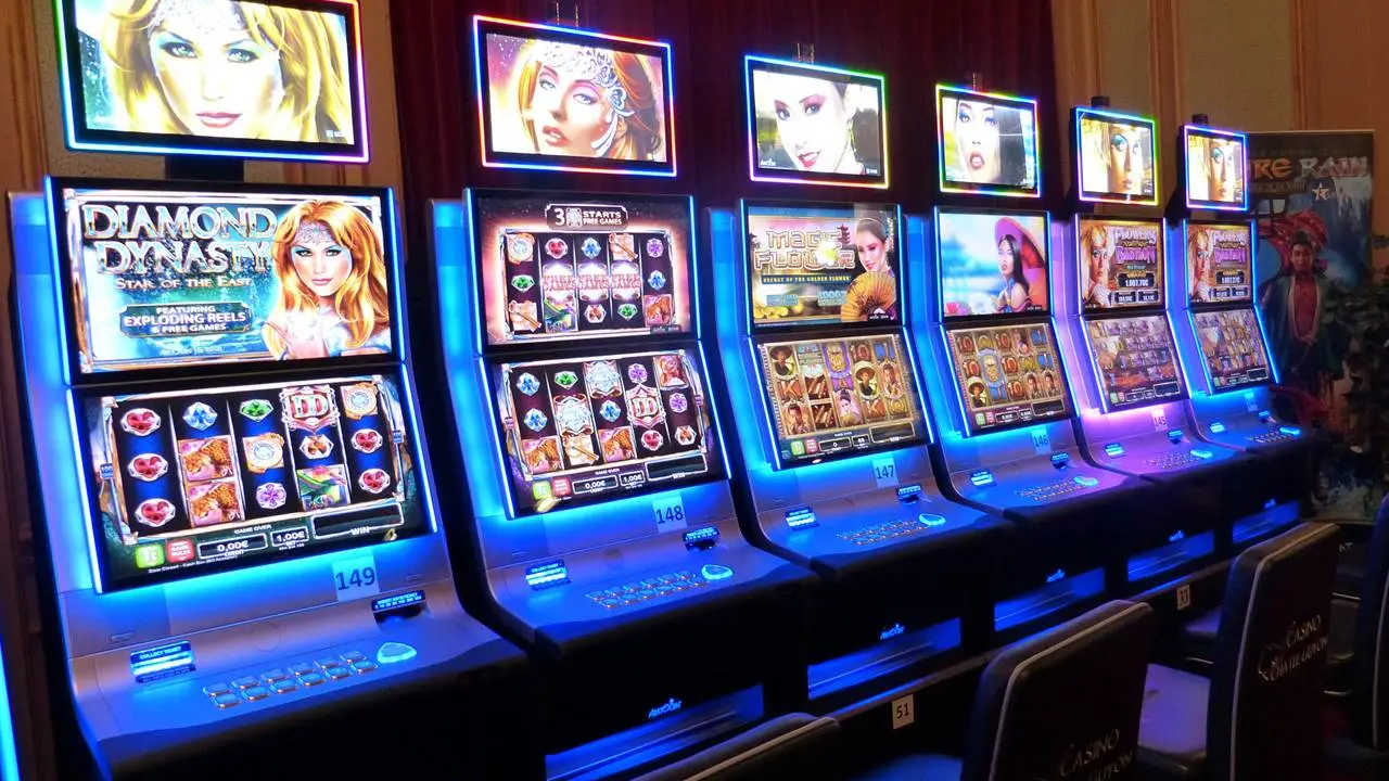 2-loisirs-culturels-casino-machine-a-sous