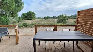 Terrasse et vue extérieure