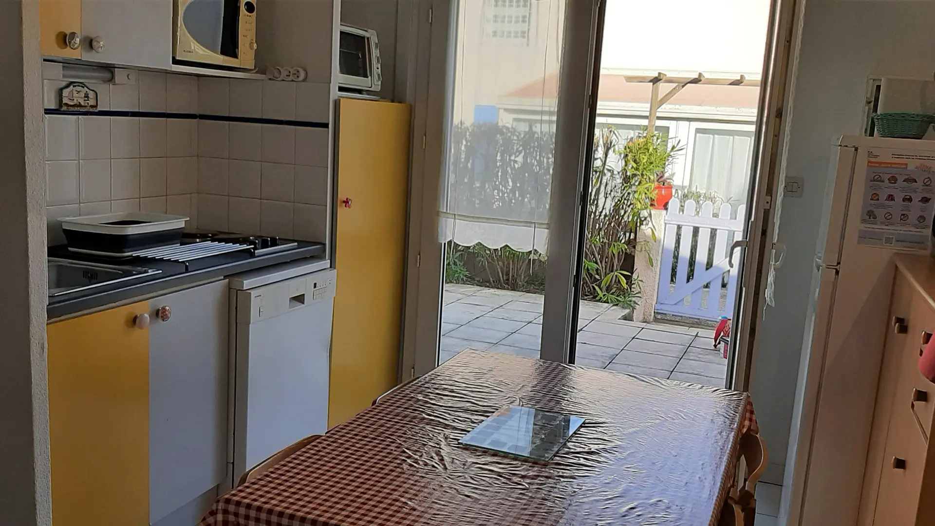 Kitchenette bien équipée