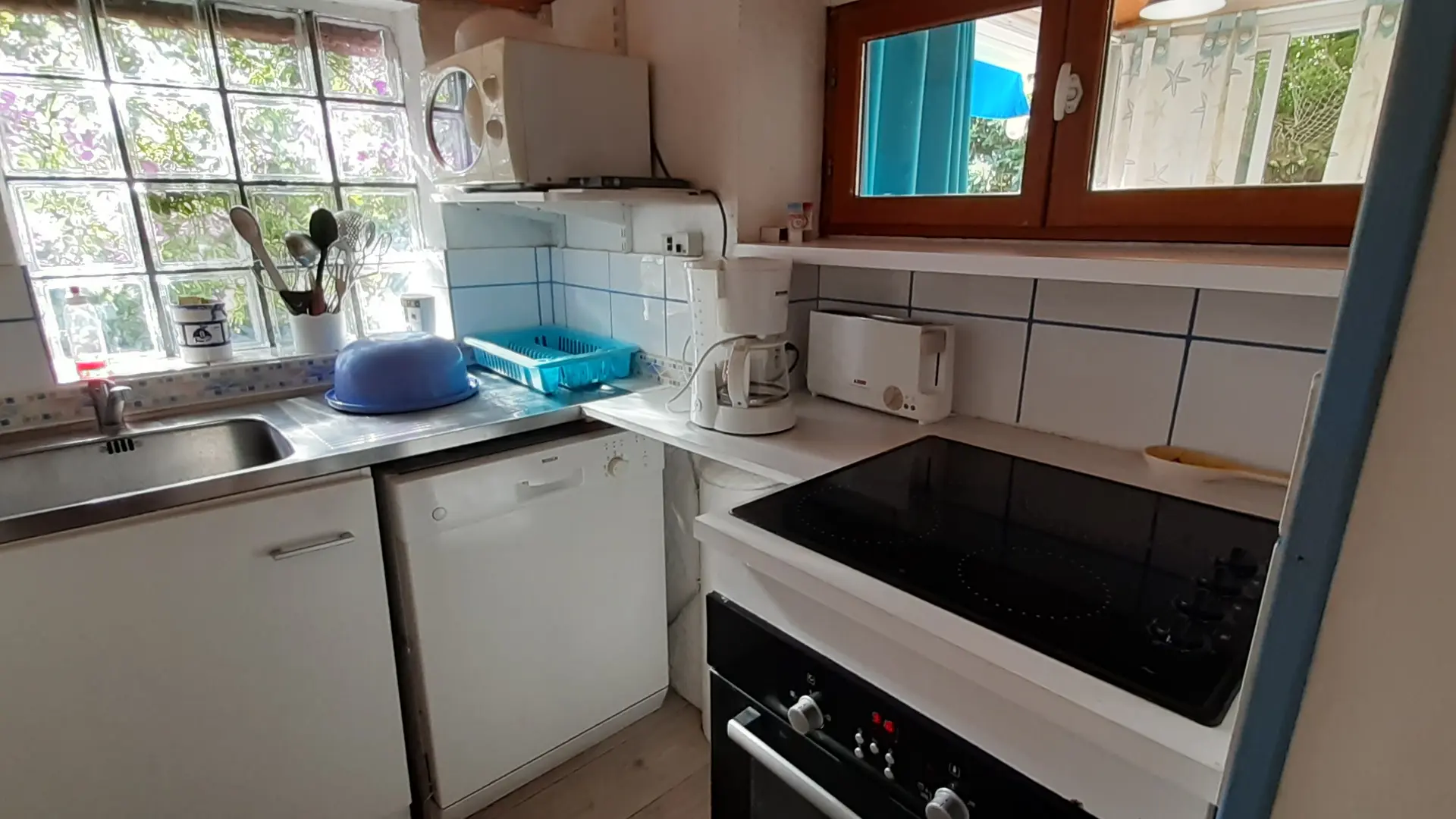 CUISINE AVEC PASSE PLAT