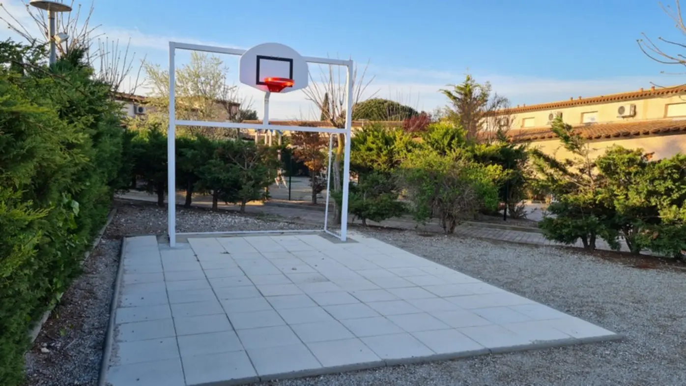 Terrain enfants dans la résdidence