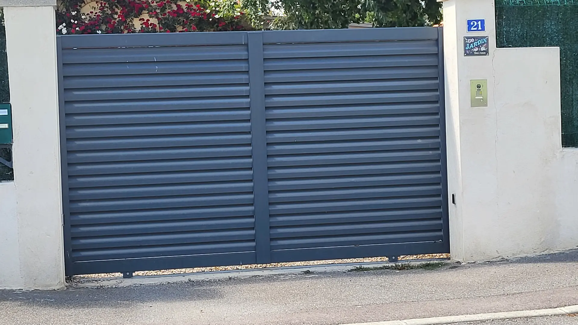 Aspres Thuir La Maison des Roses