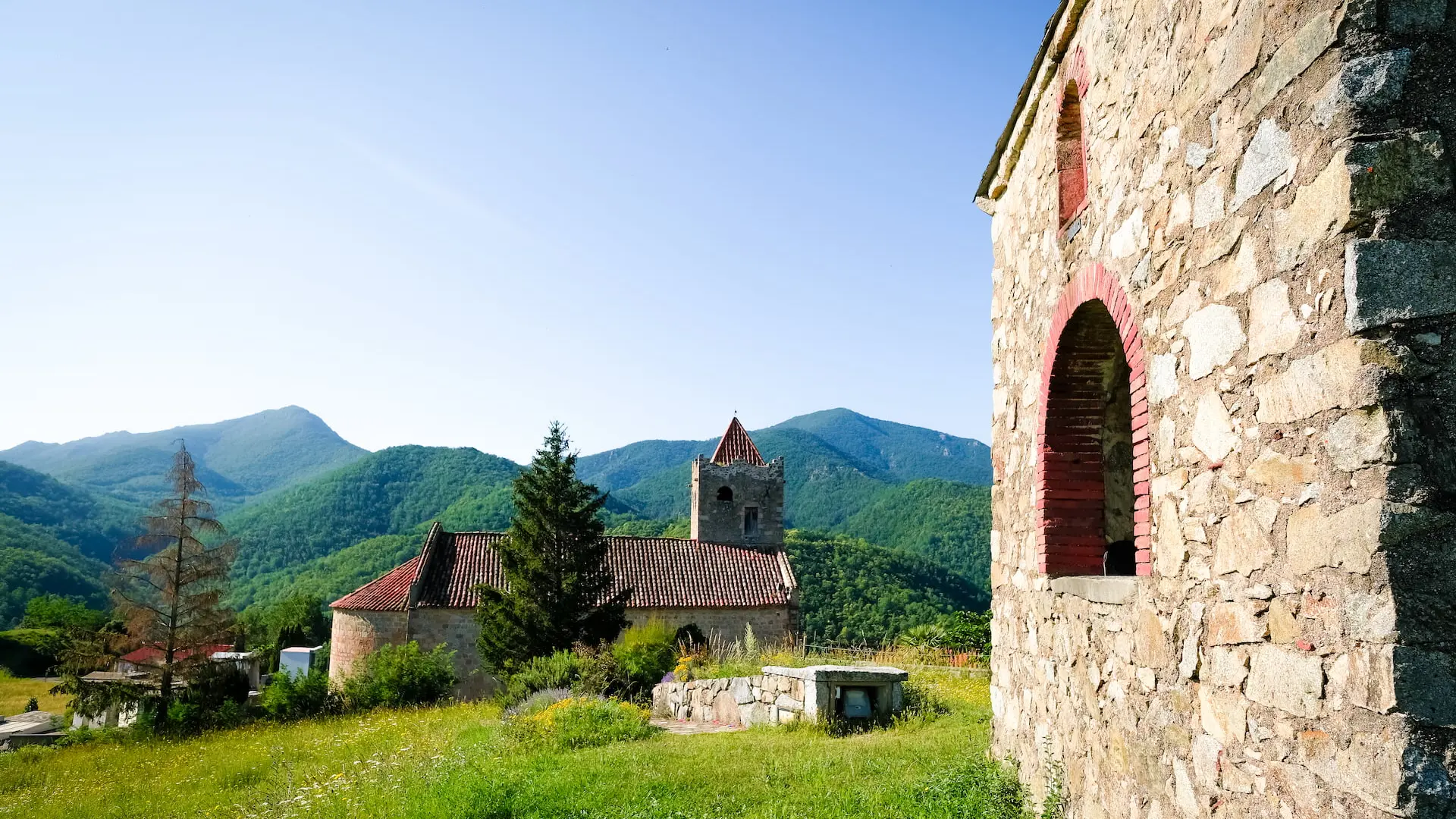 Eglise Sainte Marie de Serralongue