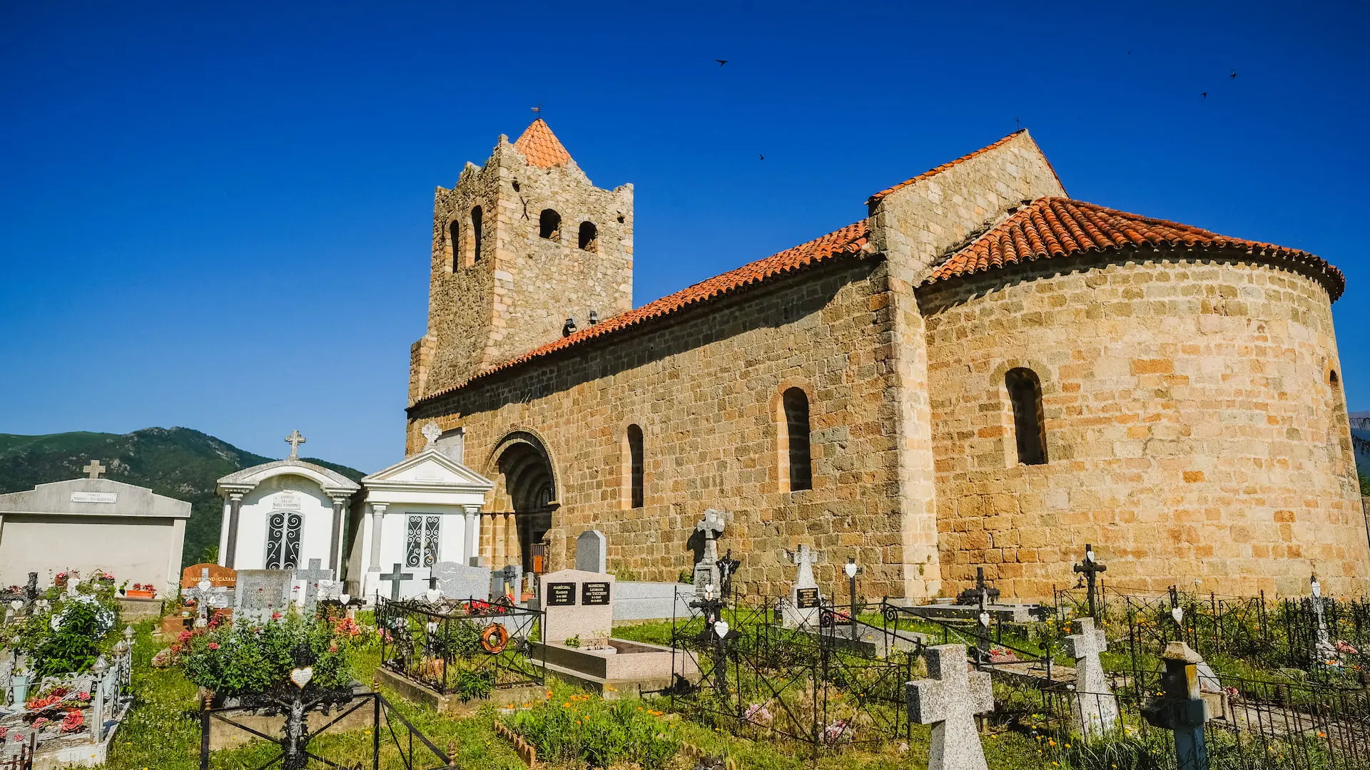 Eglise Sainte Marie de Serralongue