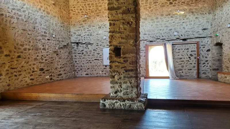 Salle mise à disposition