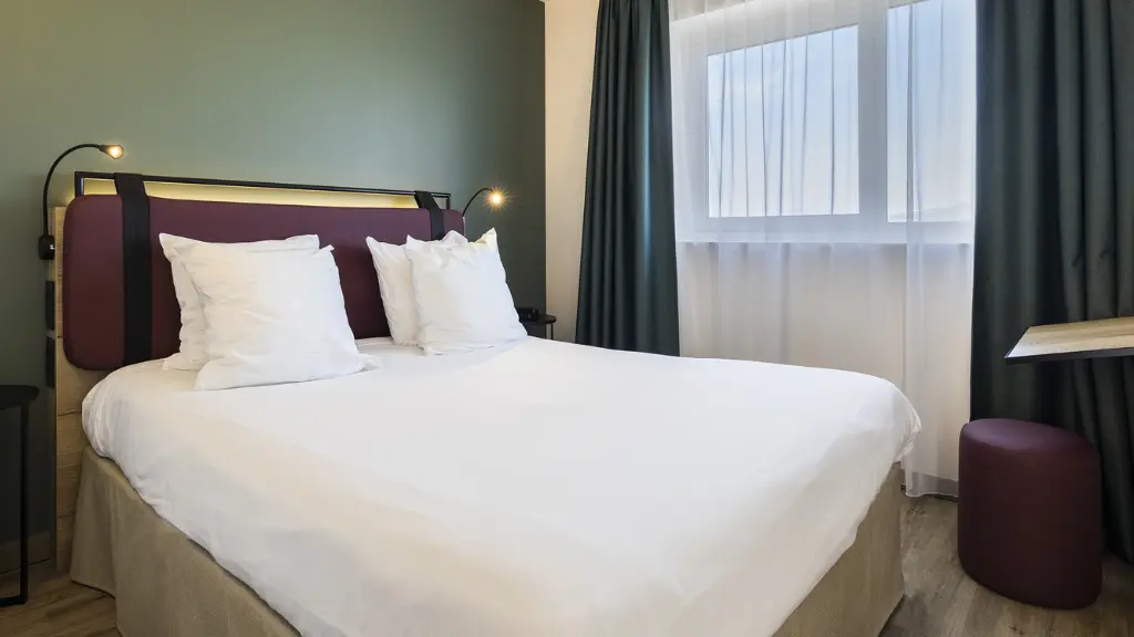 Rivesaltes_hotel Campanile_chambre lit double