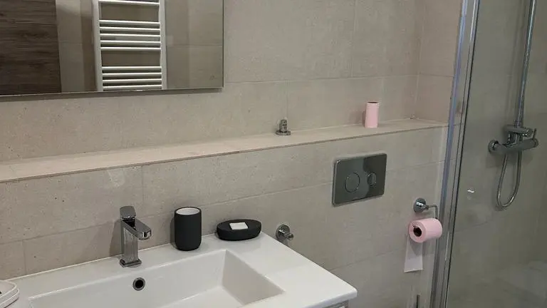 302e7bb3-34e2-4d03-b693-9f45ccfddd71