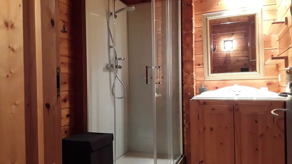 3f226cda-3ece-4bcd-a875-8637f734da6b.c10