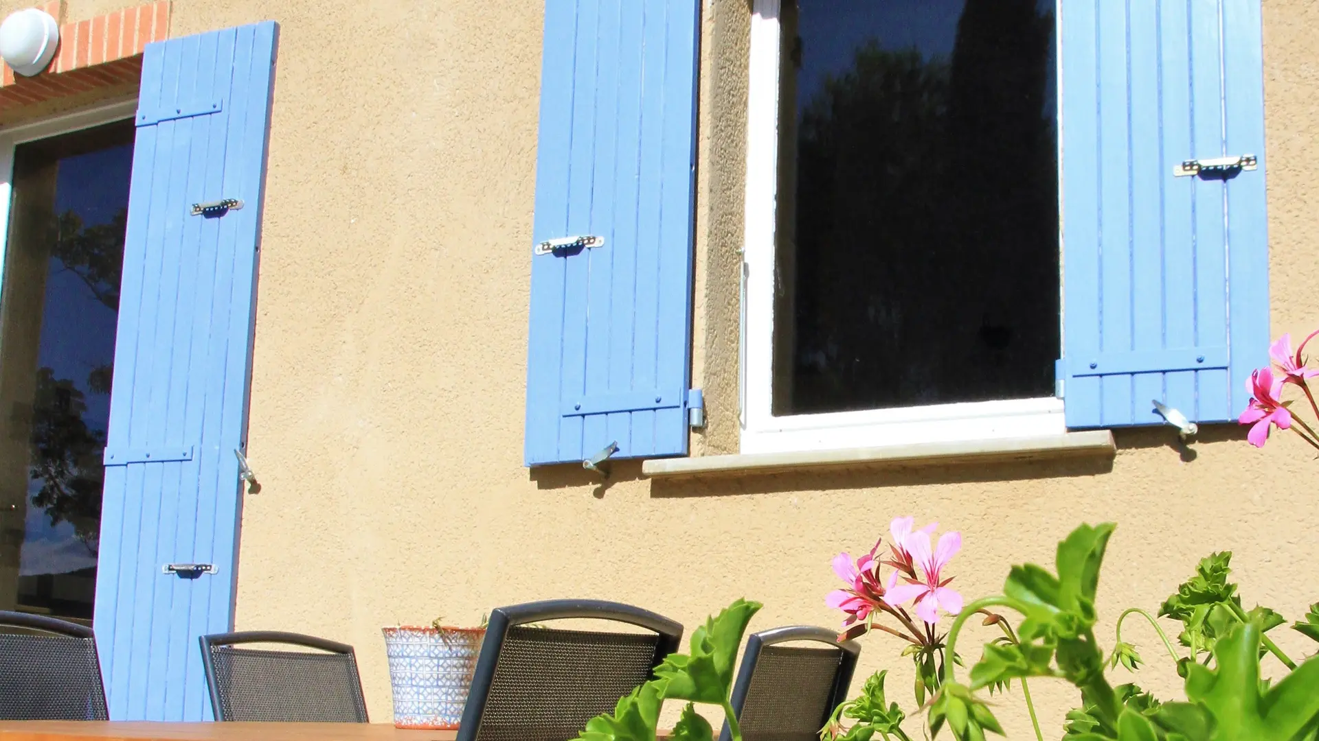 terrasse - GITES ET TERROIRS EN OCCITANIE : GRENACHE