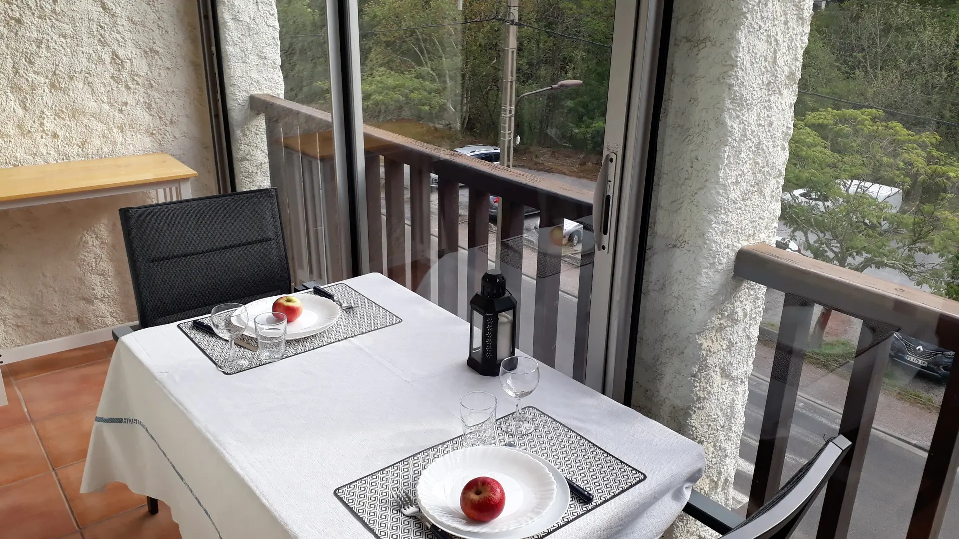 table repas dans véranda