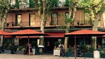 terrasse-a-l-ombre-des