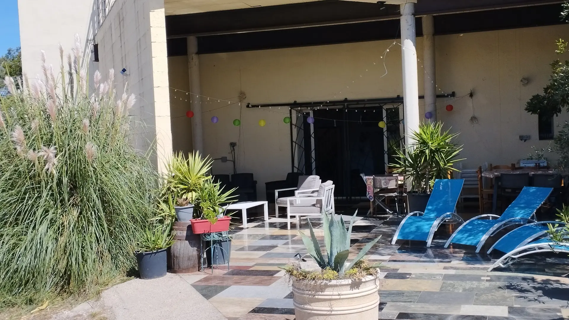 terrasse grange bien avec ciel 23