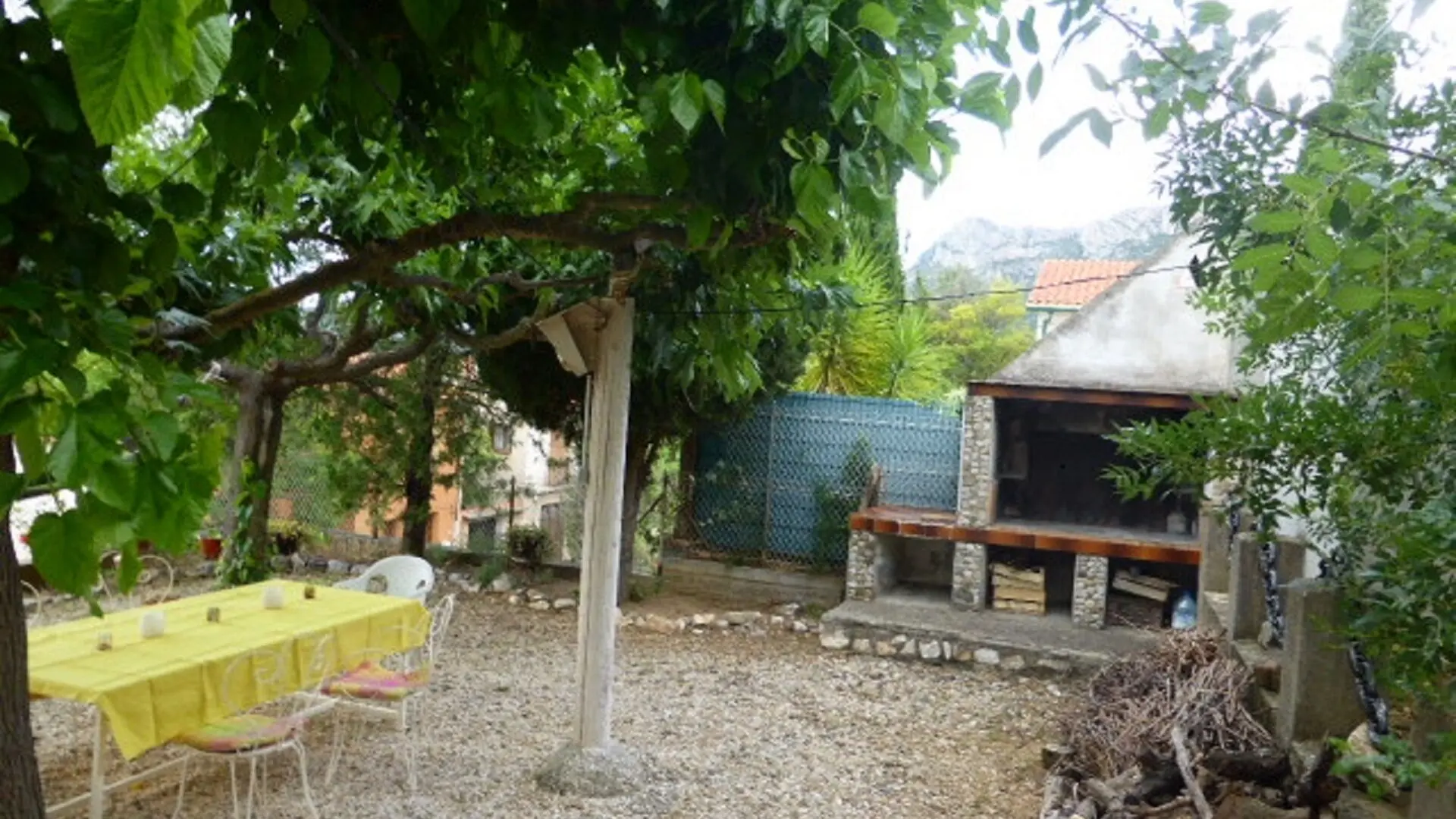 terrasse jardin barbecue