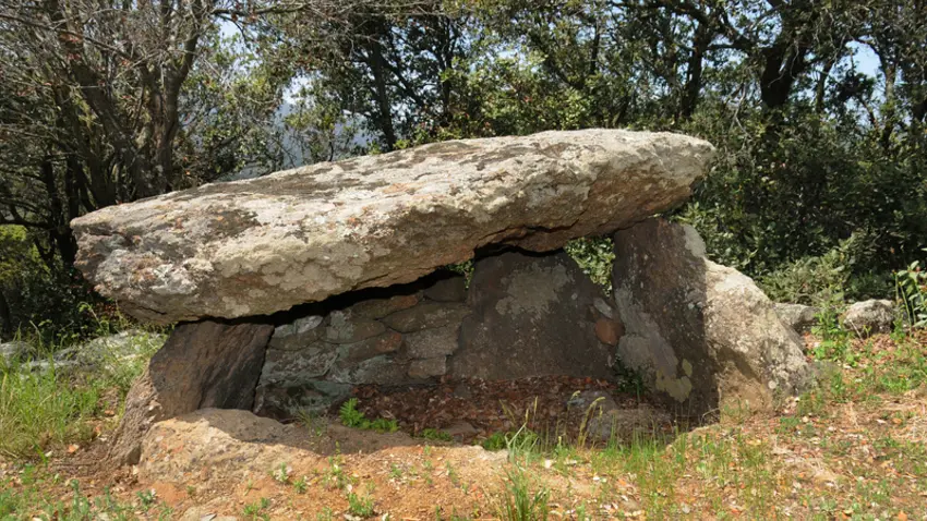 trilla_dolmen
