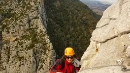 via ferrata - panoramique avec grimpeuse[2]