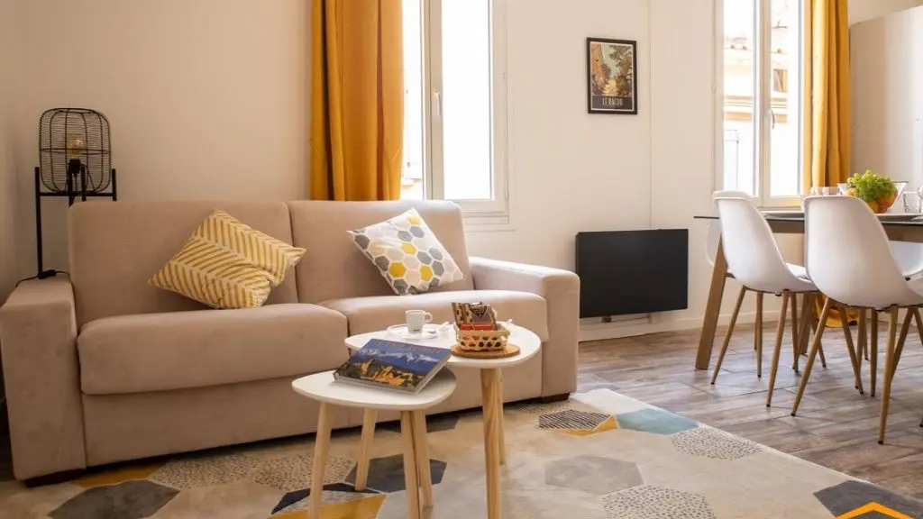 AU COEUR DE PERPIGNAN T3 3ÈME ÉTAGE - photo 1