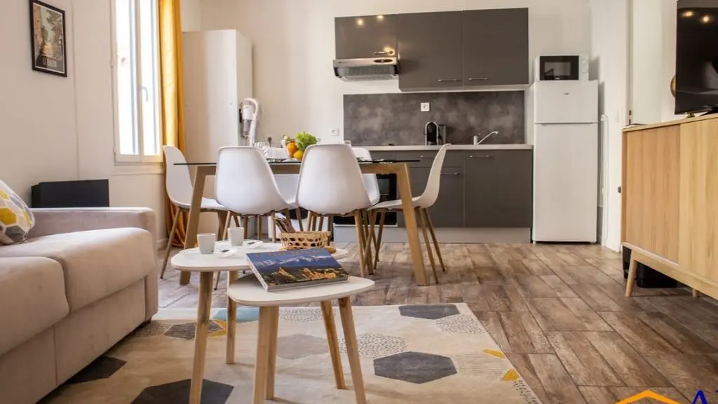 AU COEUR DE PERPIGNAN T3 3ÈME ÉTAGE - photo 2