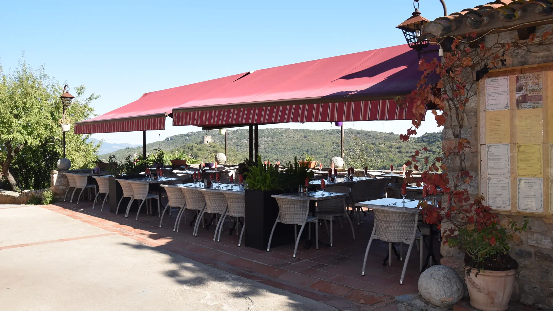 Aspres Castelnou Hostal terrasse