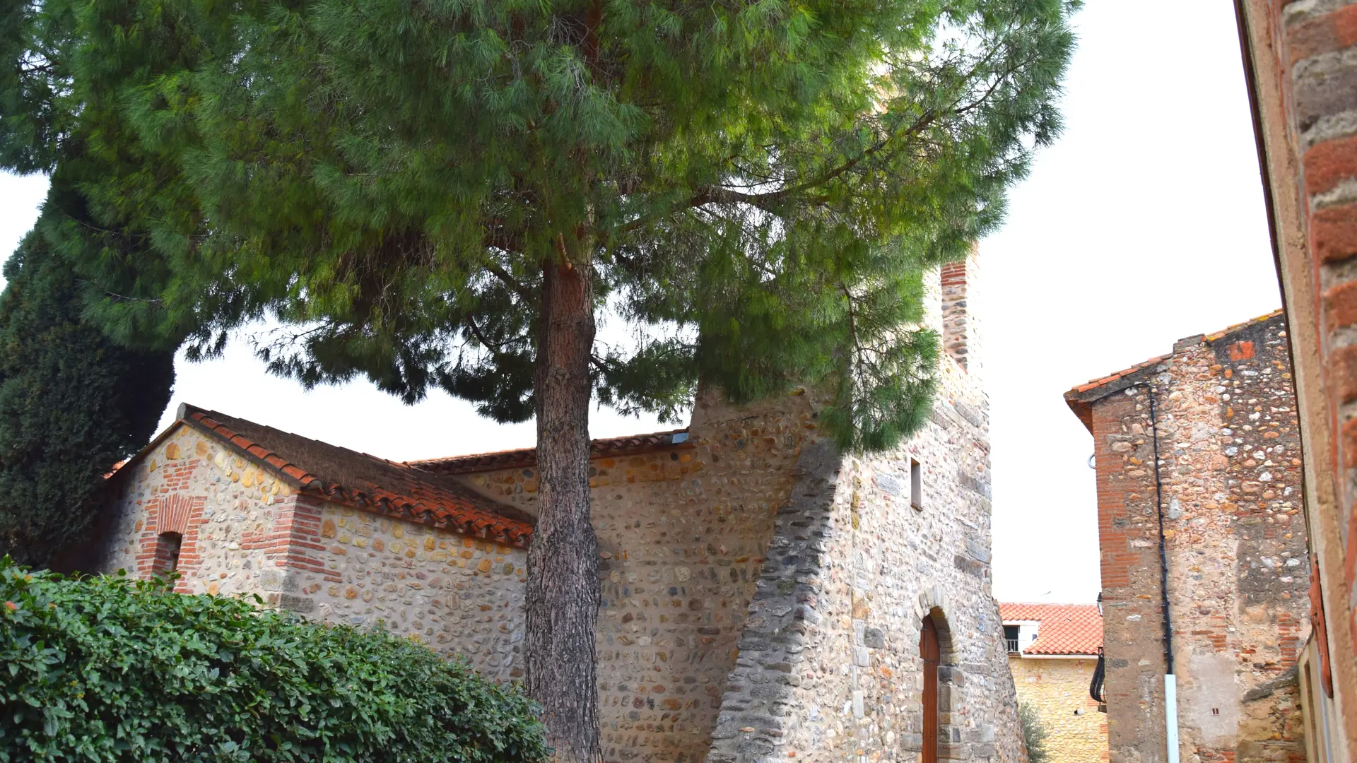 Aspres Saint Jean Lasseille Eglise HD1