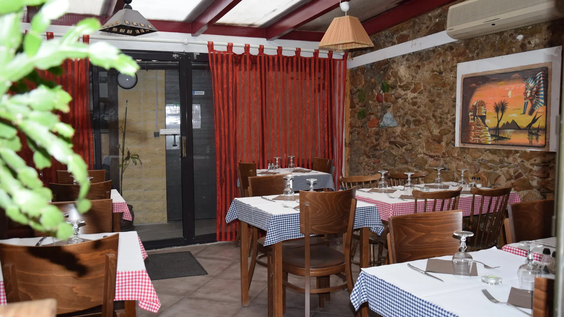 Aspres Thuir Restaurant La Mensa Interieur 2