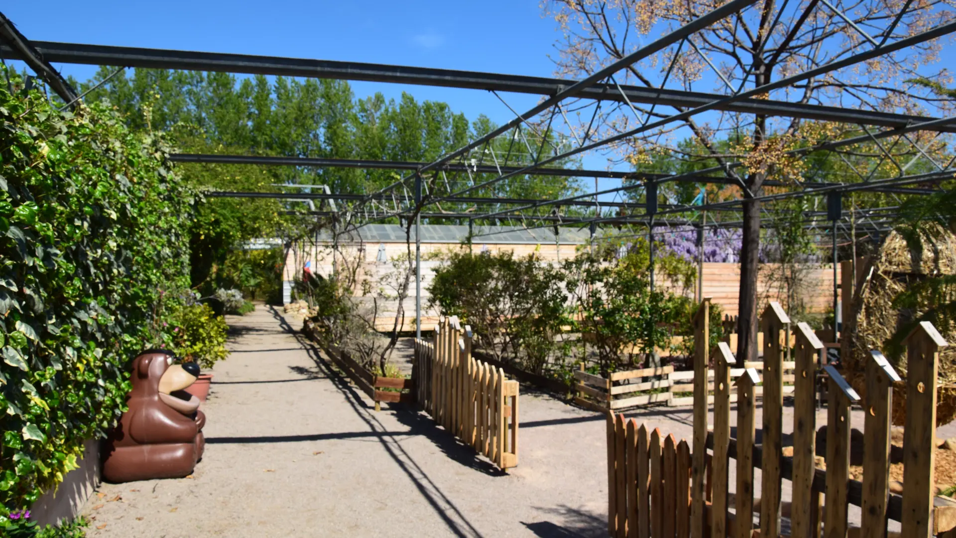 Aspres Trouillas Labyrinthe aux 1000 fleurs HD15