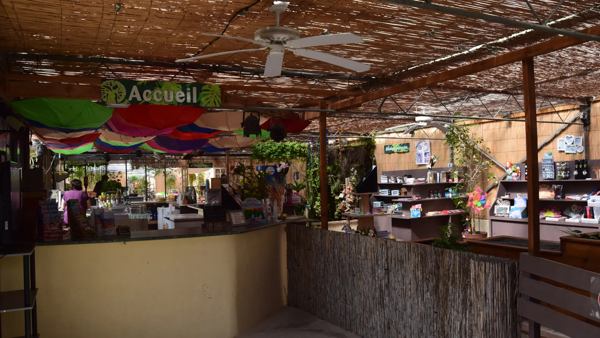 Aspres Trouillas Labyrinthe aux 1000 fleurs HD2