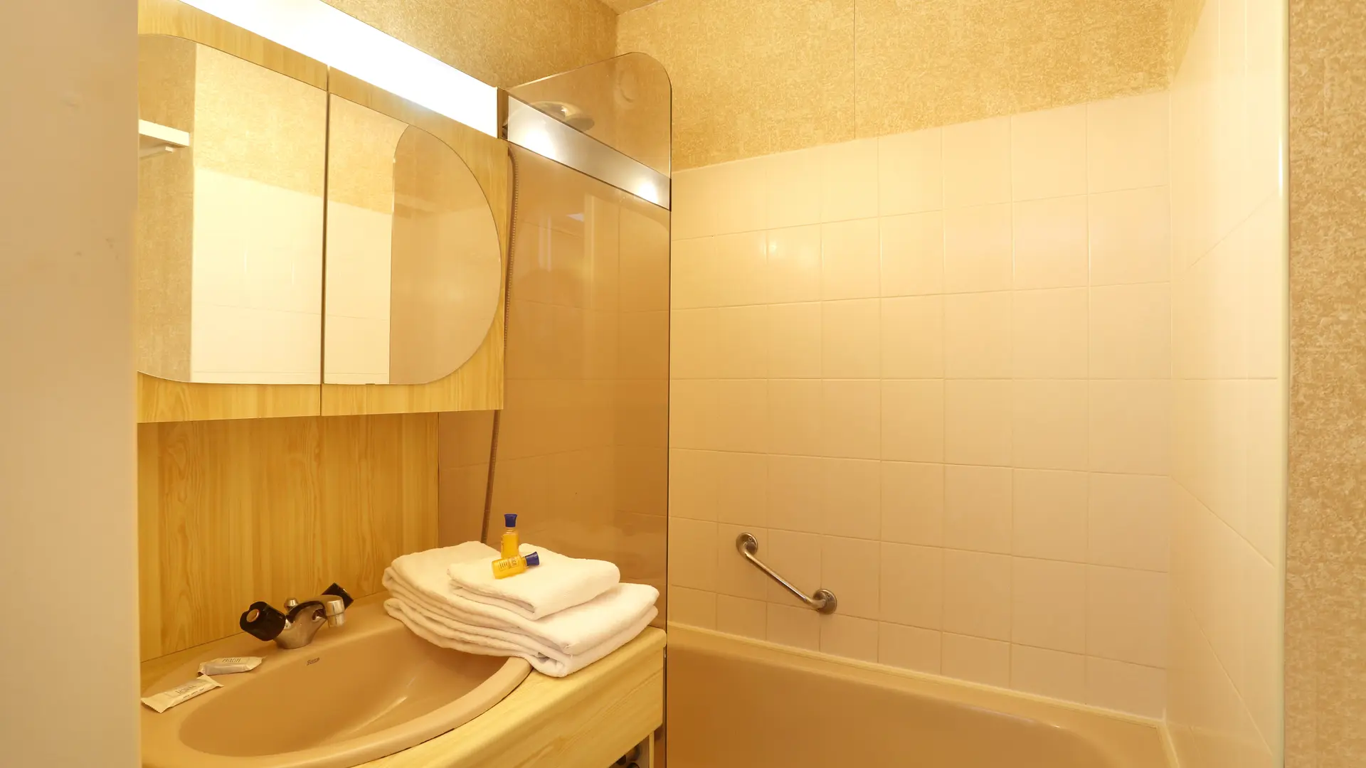 Balcon_salle_de_bains_01