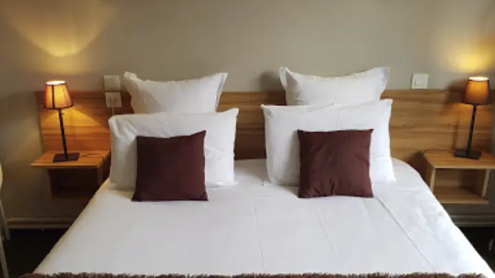 CHAMBRE DOUBLE HOTEL LES GLYCINES (2)