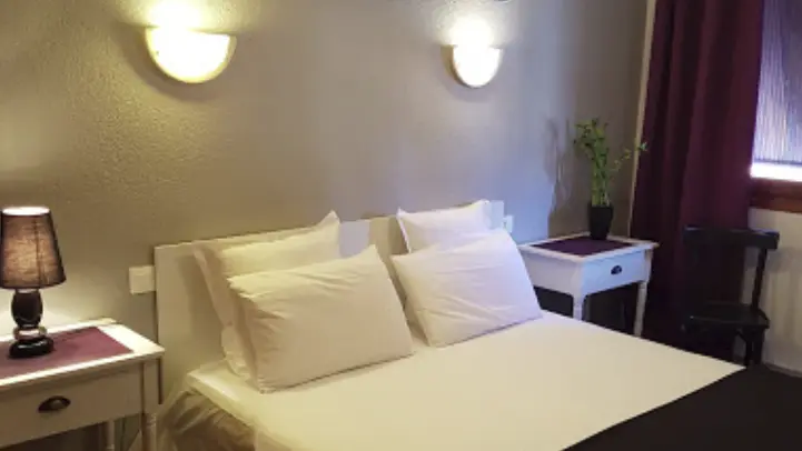 CHAMBRE DOUBLE HOTEL LES GLYCINES