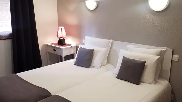 CHAMBRE DOUBLE HOTEL LES GLYCINES