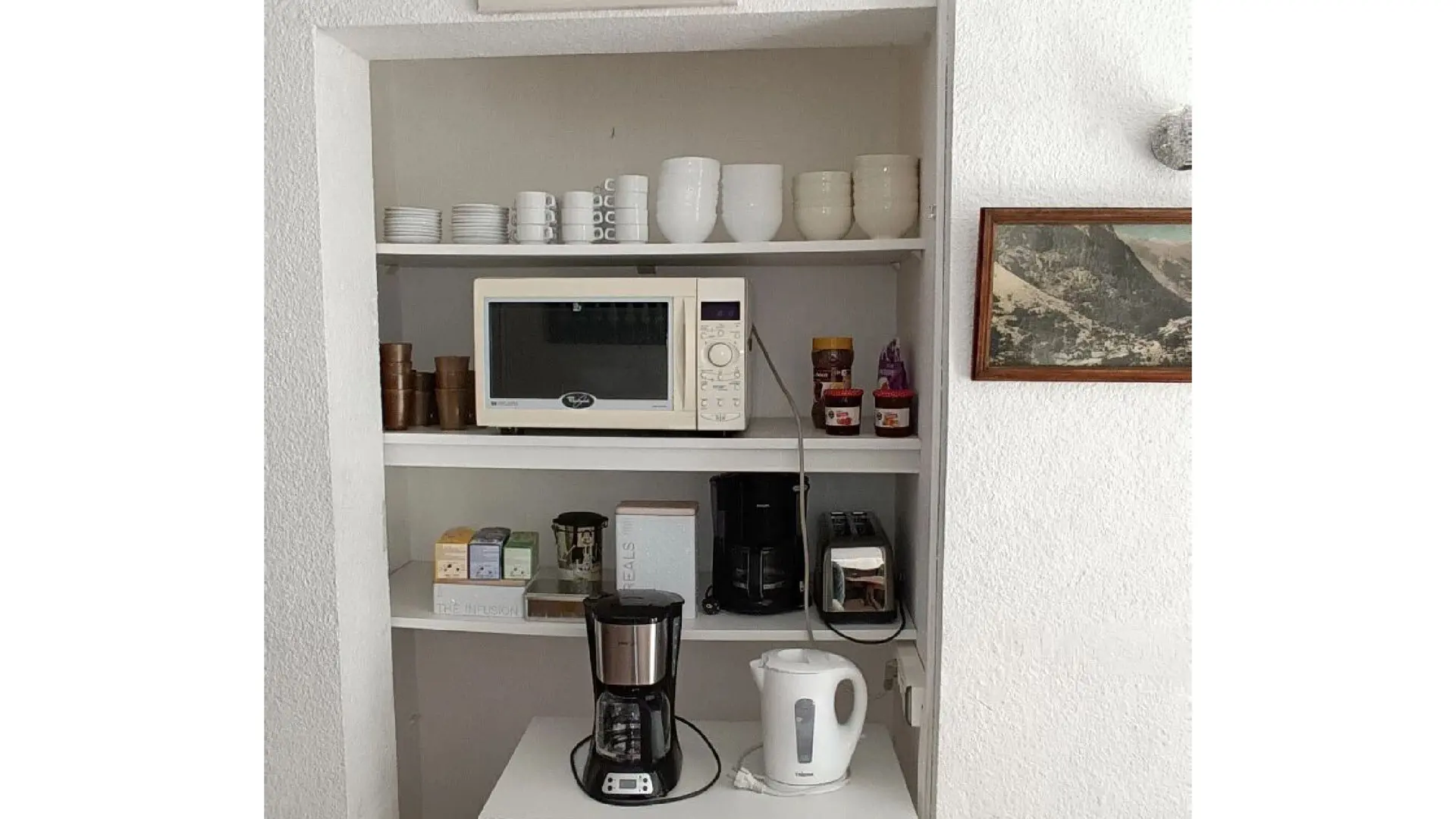 COIN ÉPICERIE PETIT DEJ - GITE BENJAMIN