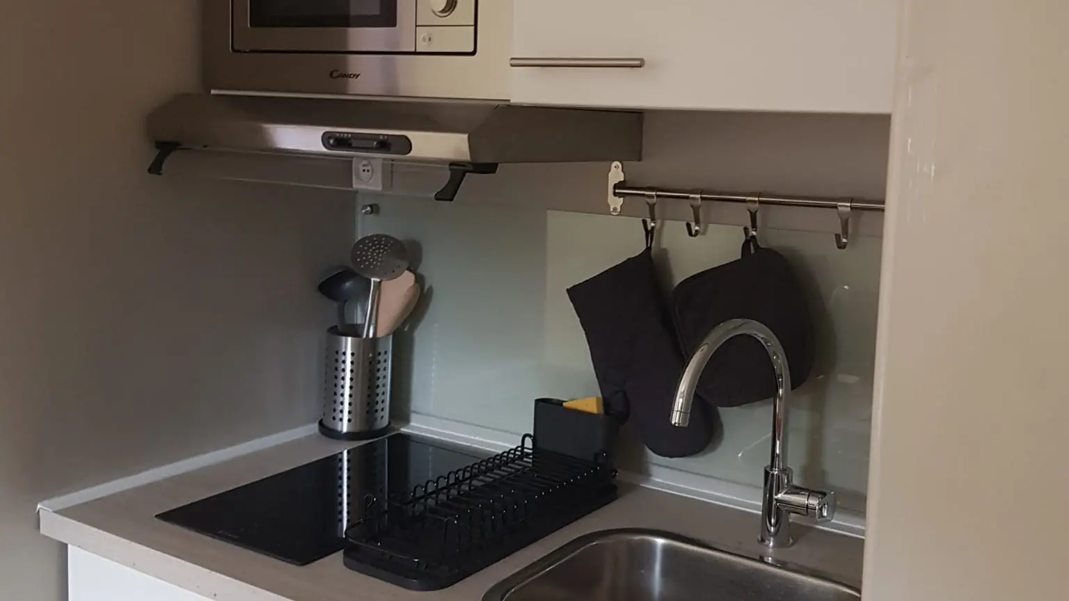 COL ROUGE-Coin cuisine