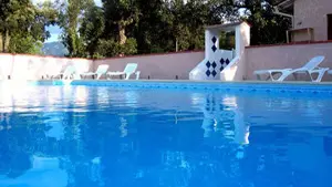 Camping La Pinede St Genis des Fontaines