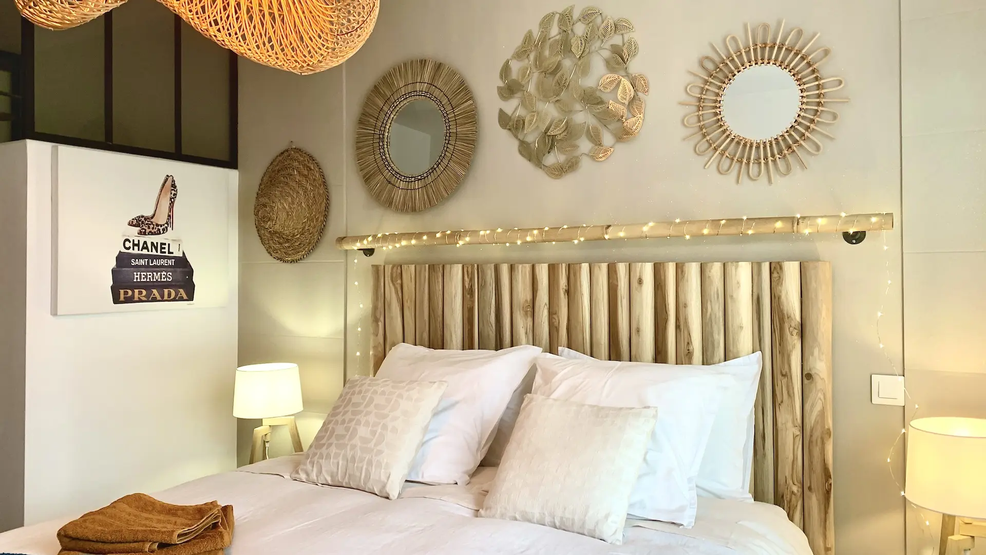 Chambre 1 vue vers douche