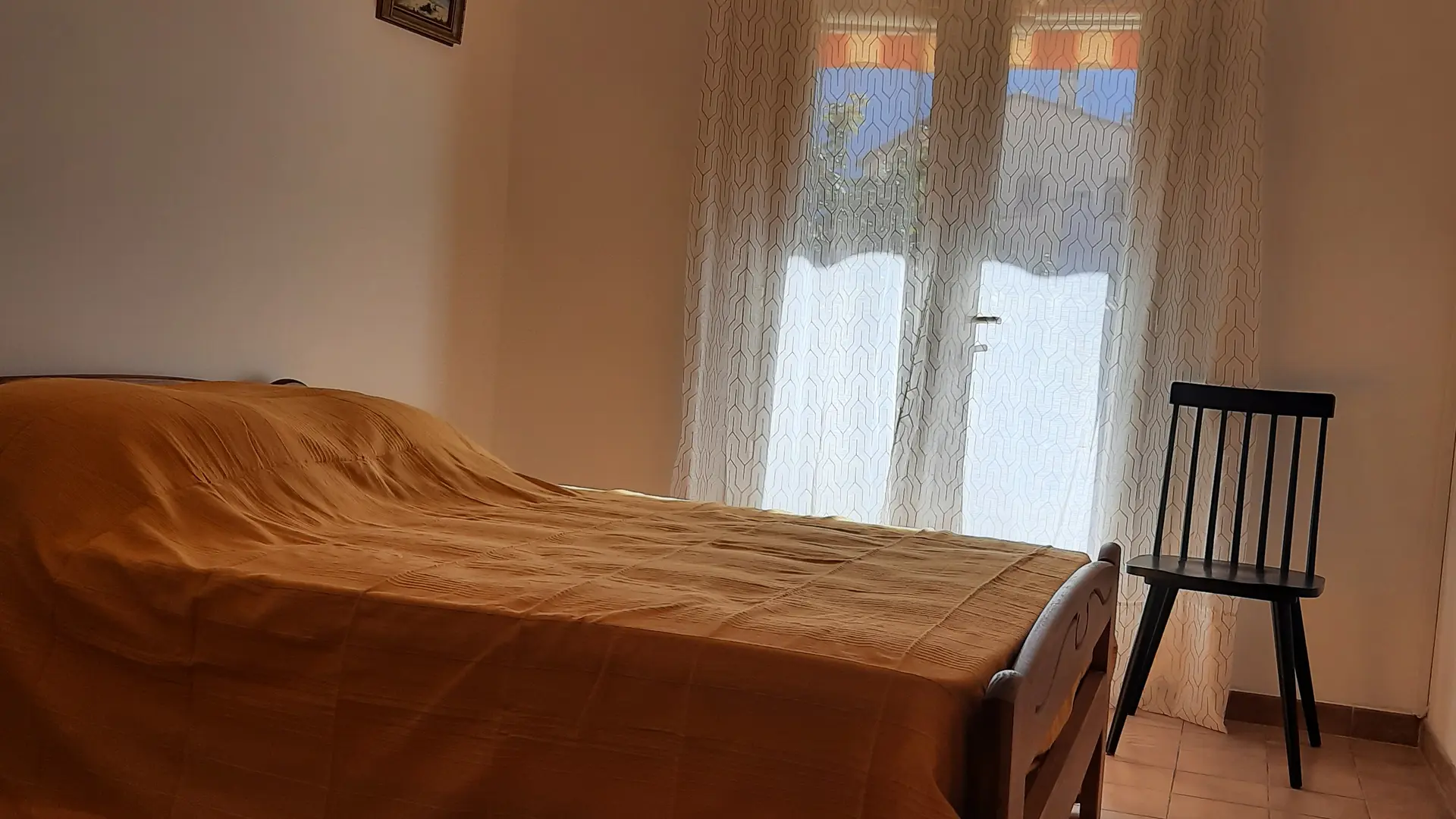 Chambre avec accès au jardin