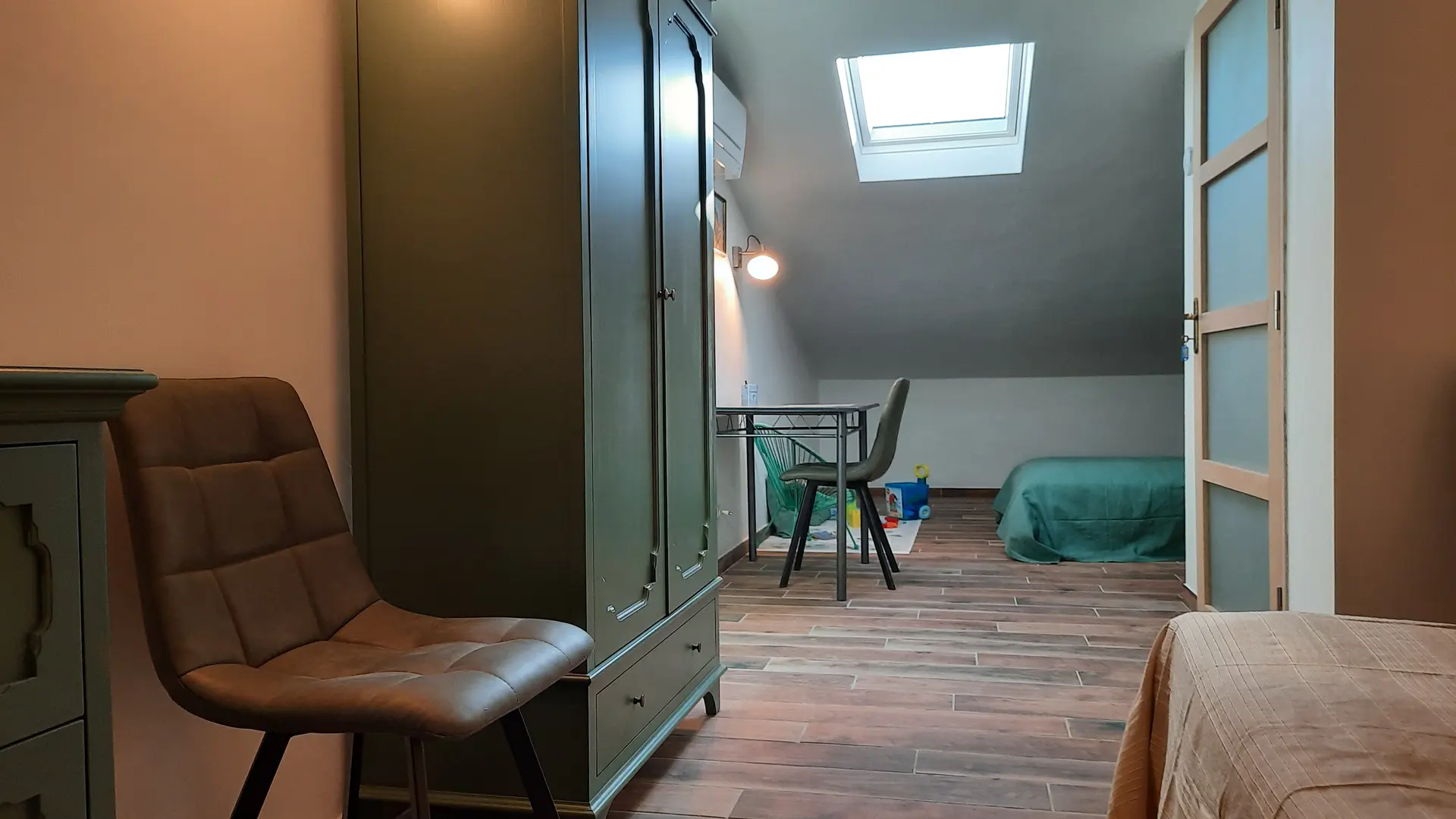 Chambre avec lit en 140cm et lit en 90cm