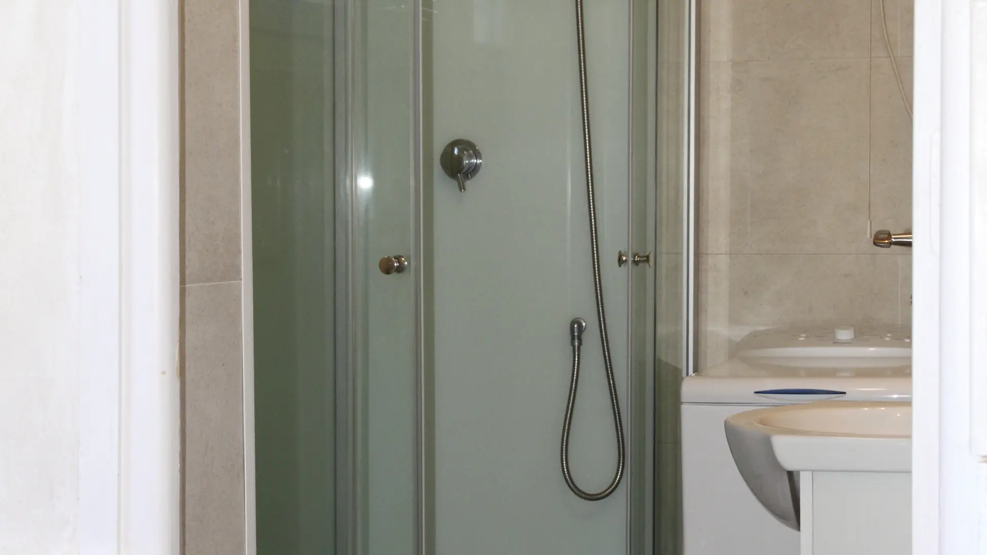 Copy of Studio bathroom good