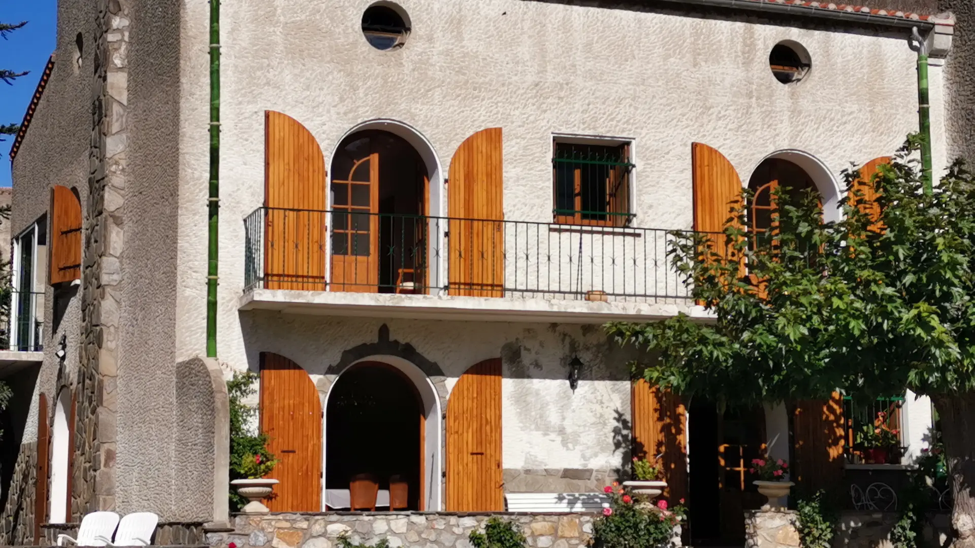 Clos de la Trille, la façade du parc (2)