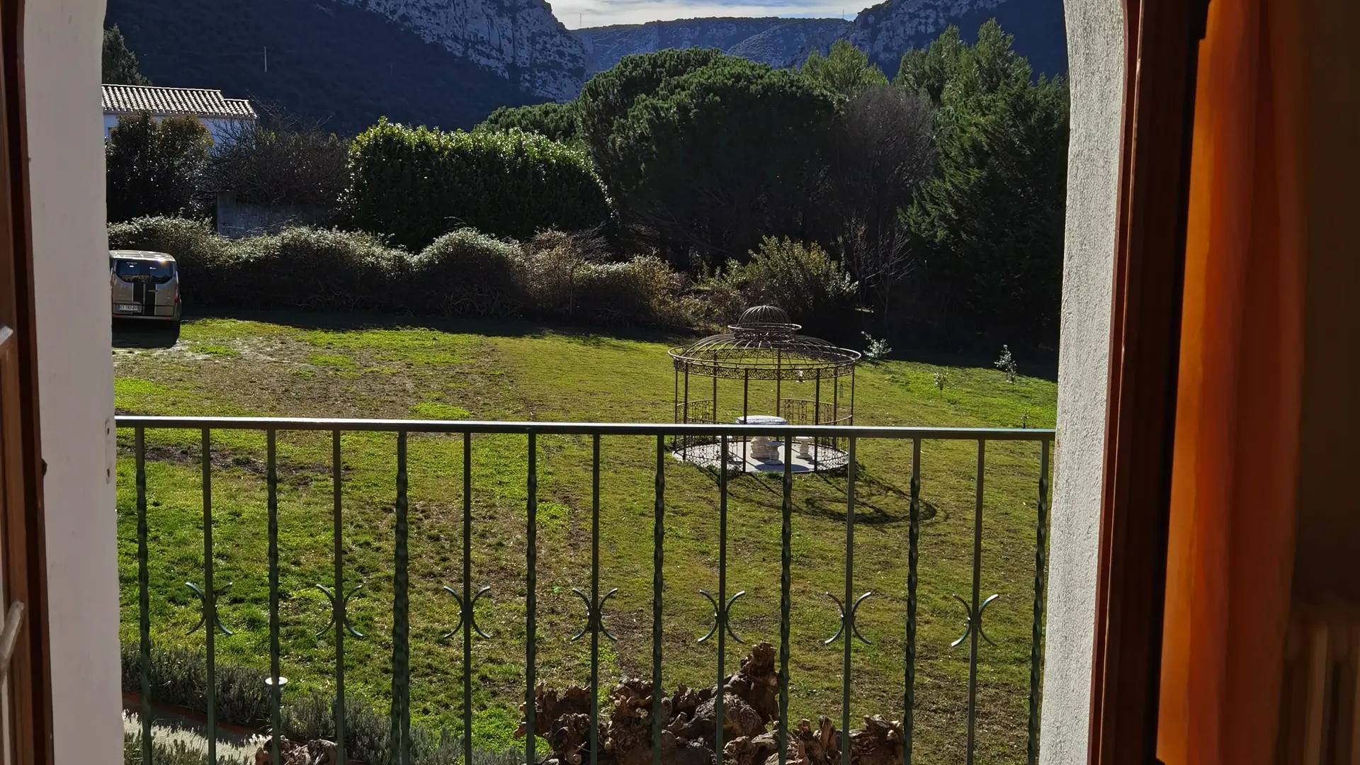 Clos de la Trille Chambre Muscat  vue porte fenêtre