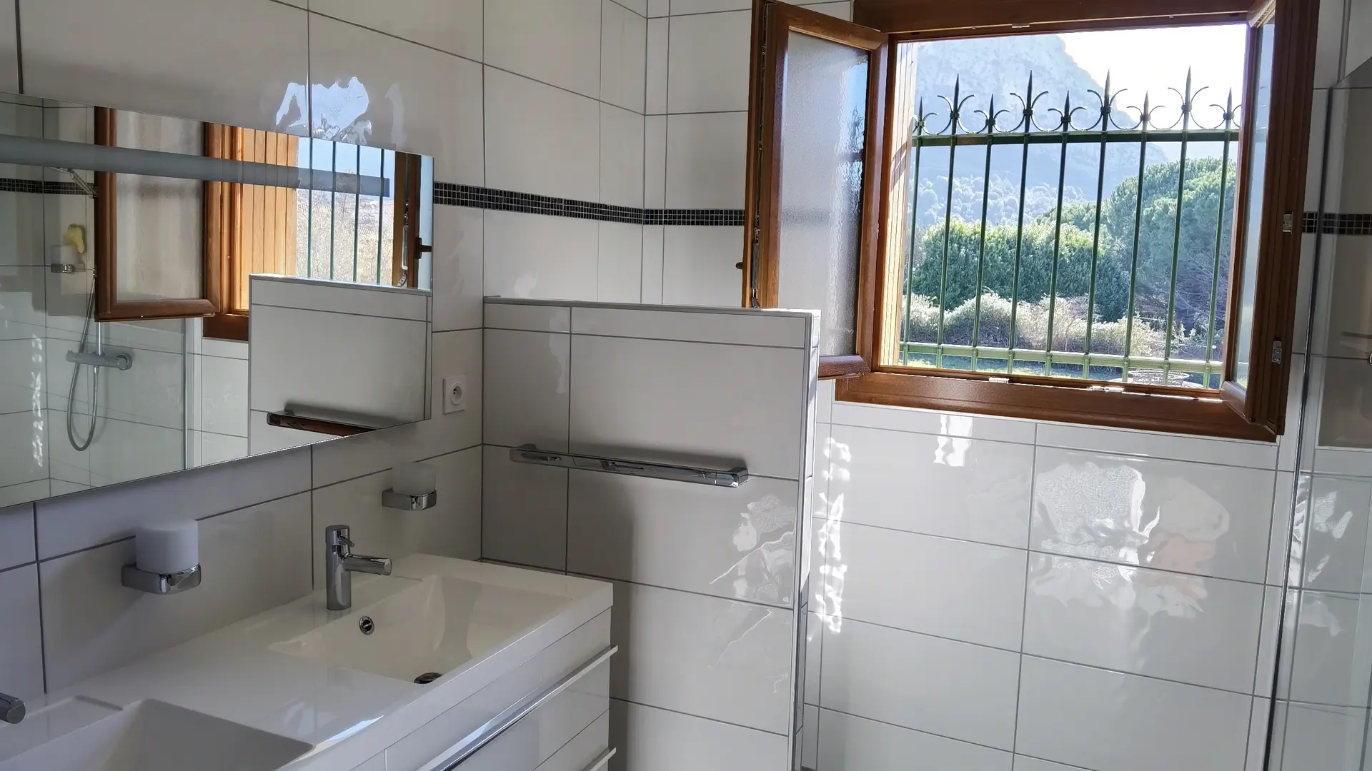 Clos de la Trille Grande Salle de Bain