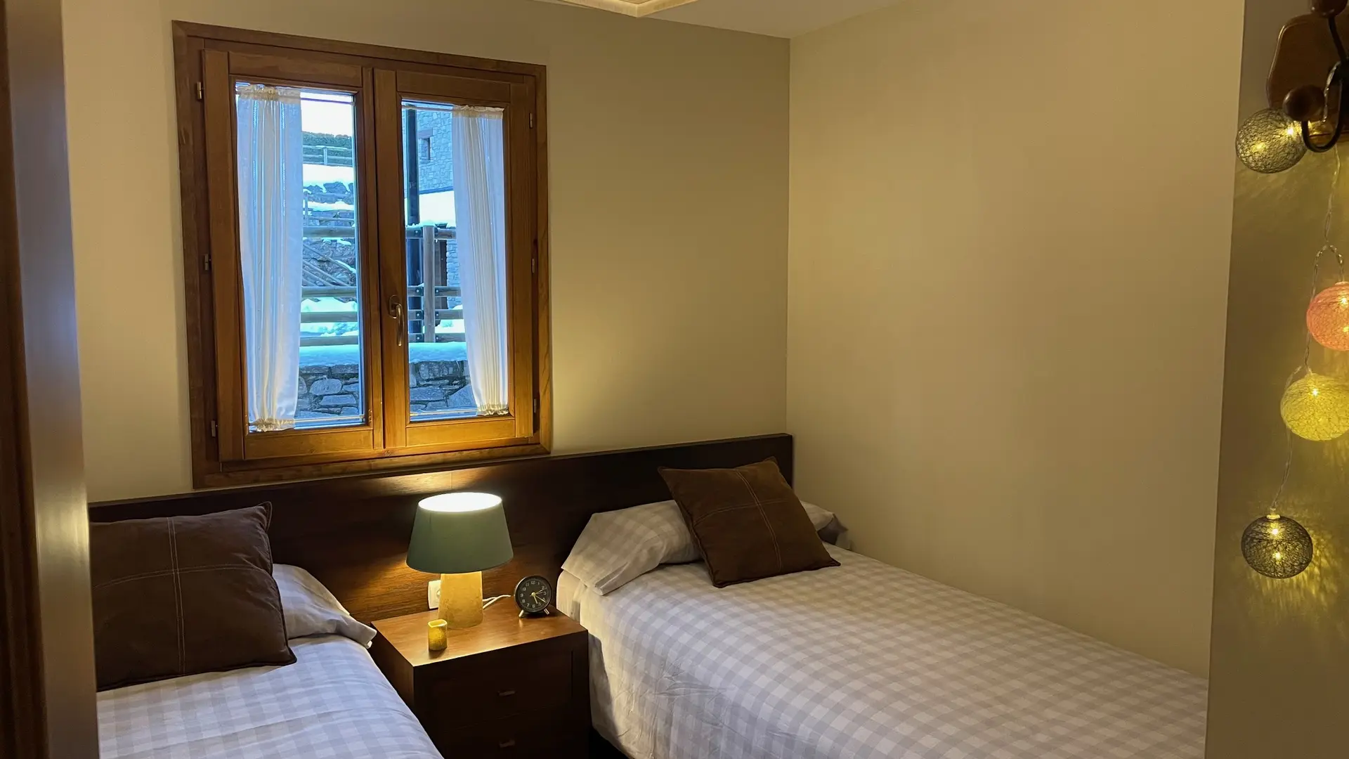 D5EF5286-8389-4ECC-B581-F97393C9FDCF