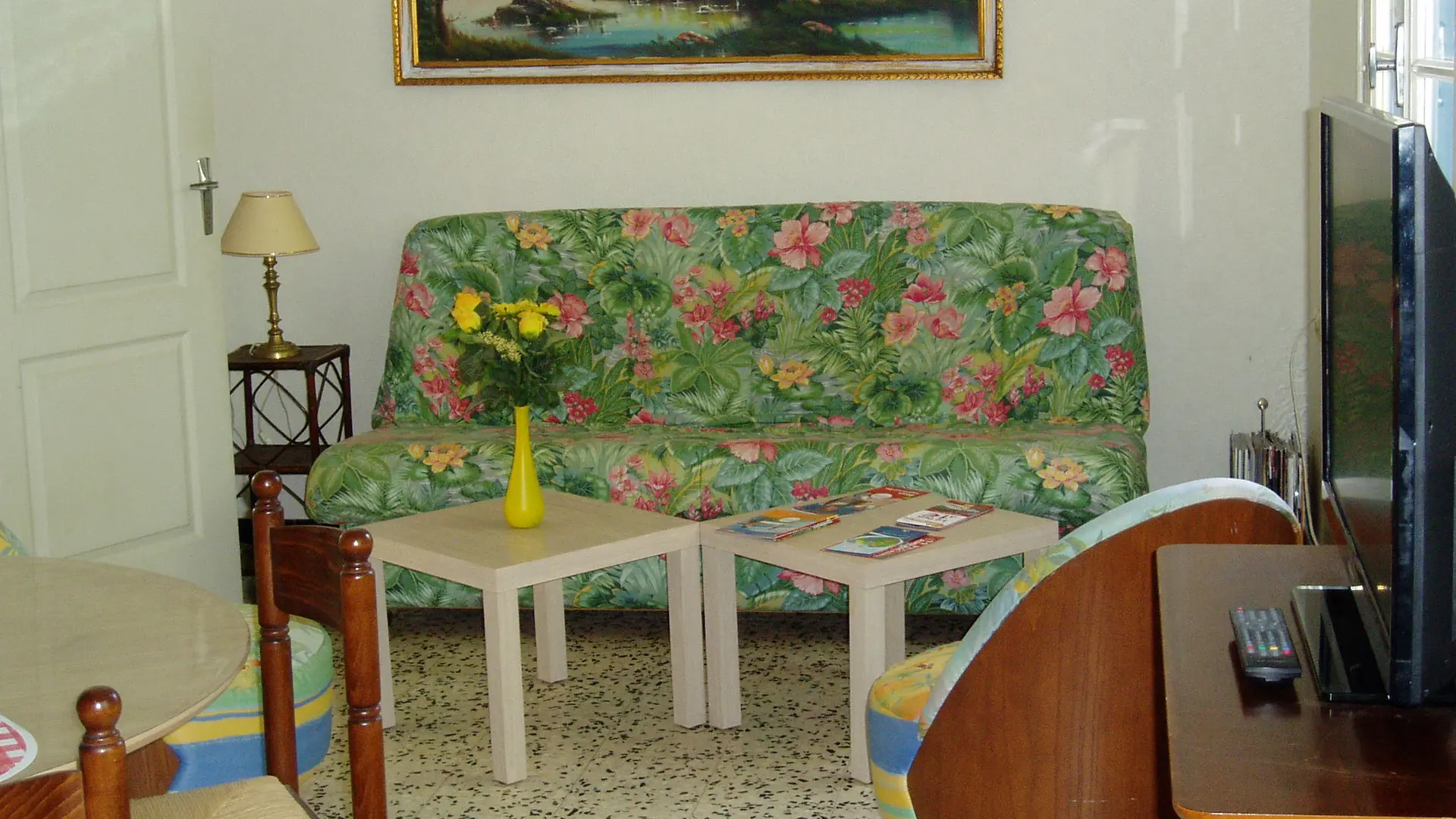 DANET salon