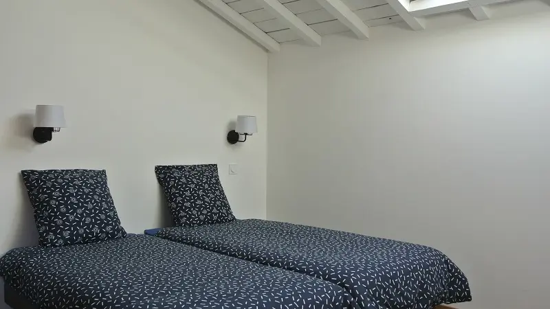 Chambre avec deux lits en 90 cm