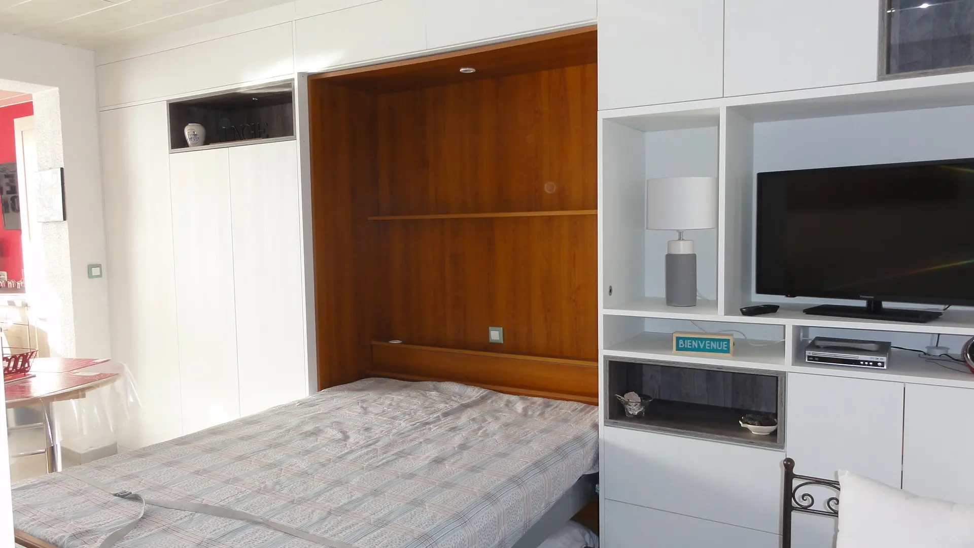 Lit rabattable ouvert