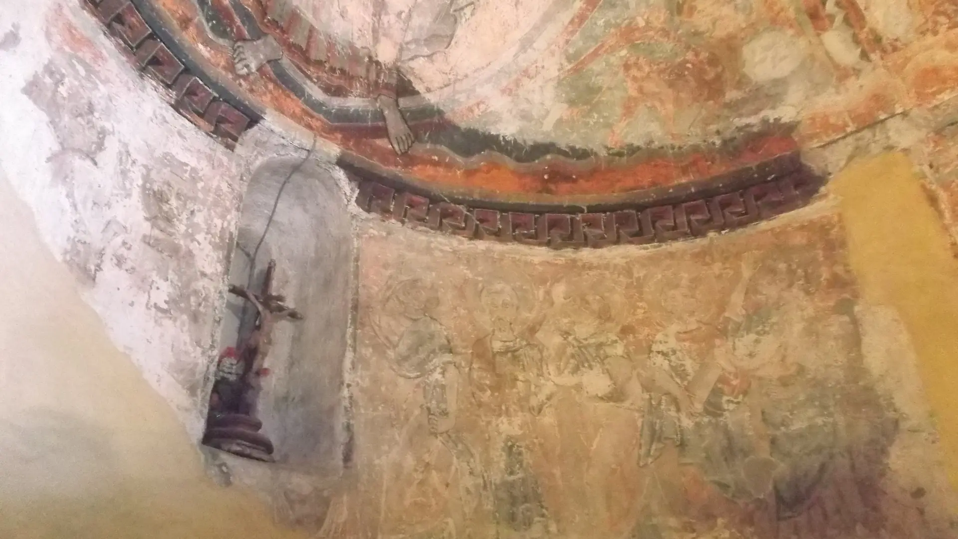 Eglise St Julien Estavar 1