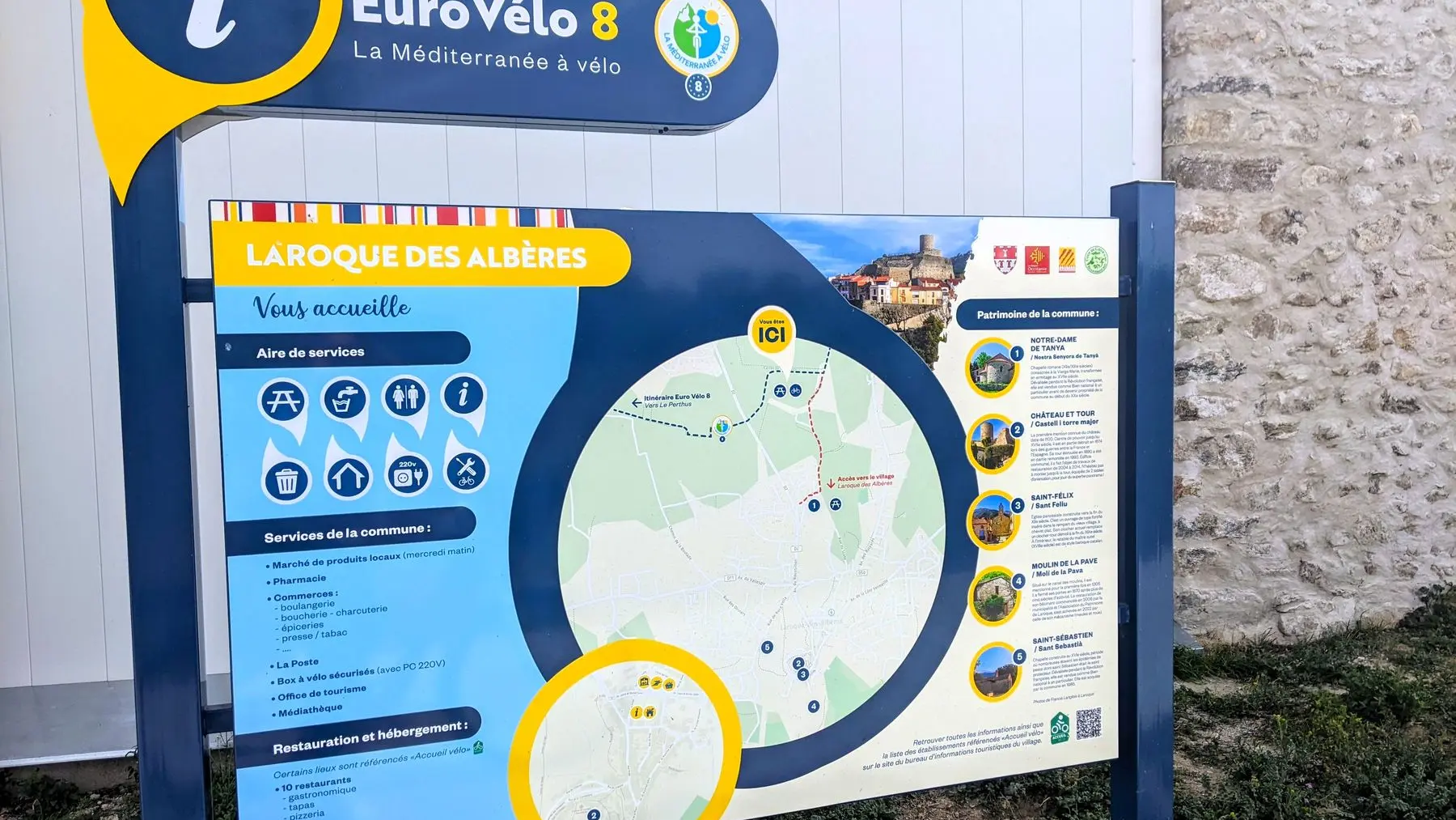 AIRE DE SERVICES VELO EV8 LAROQUE