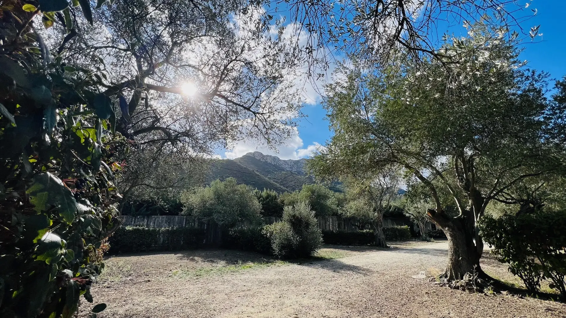 Emplacement - Camping le maurynate - J.Borrat