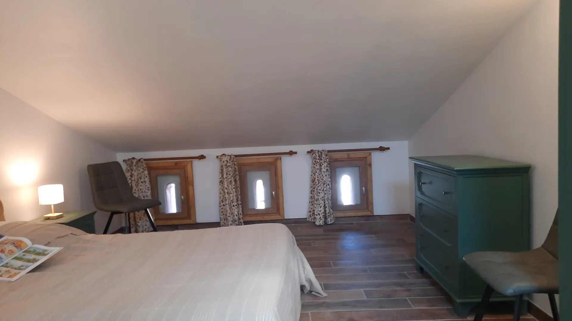 Etage Chambre côté lit en 140cm