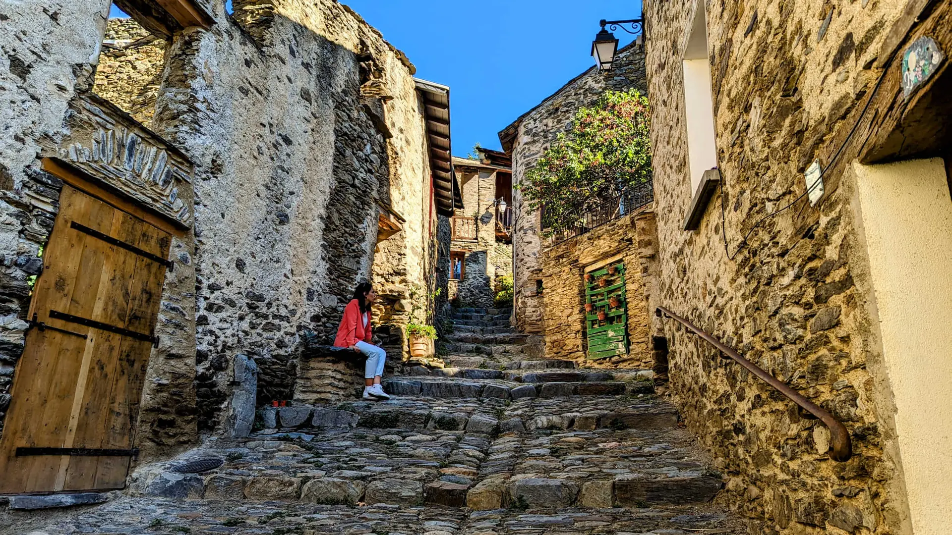 Evol, plus beau village de France ruelle typique